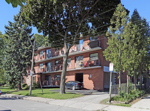 50 Hilda Ave in Hamilton, ON - Building Photo - Building Photo