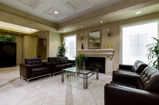 1104-140 Simcoe St