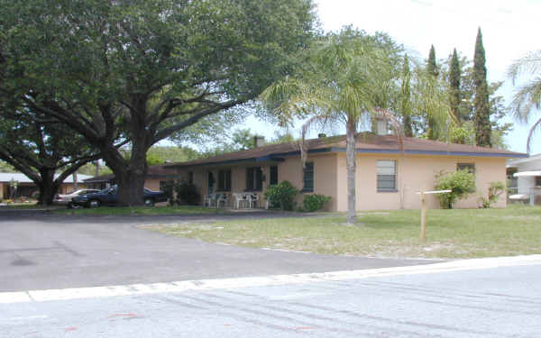 302 S Arcturas Ave in Clearwater, FL - Building Photo - Building Photo