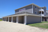 Dreamsville Apartments in Dyersville, IA - Foto de edificio - Building Photo