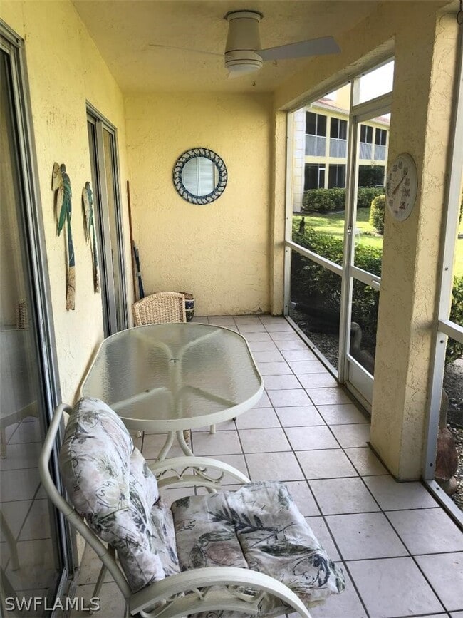 2644 Kings Lake Blvd in Naples, FL - Building Photo - Building Photo