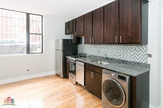 908 W George St, Unit M19G in Chicago, IL - Building Photo - Building Photo