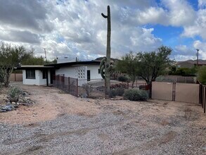 37830 N Linda Dr in Cave Creek, AZ - Building Photo - Building Photo