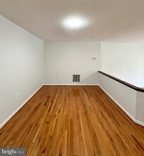 2868 Kelly Square in Vienna, VA - Building Photo - Building Photo