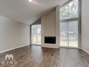 1739 S Kirkwood Rd in Houston, TX - Building Photo - Building Photo