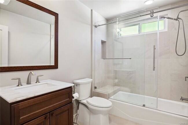 410 1/2 Dahlia Ave in Newport Beach, CA - Building Photo - Building Photo