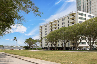 Norton Park Place in West Palm Beach, FL - Building Photo - Building Photo