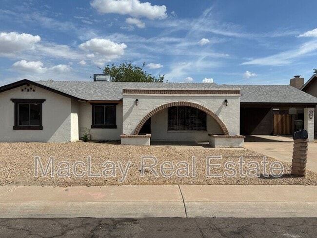 7320 W Rose Ln in Glendale, AZ - Building Photo - Building Photo