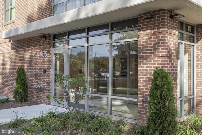 property at 905 N Jackson St