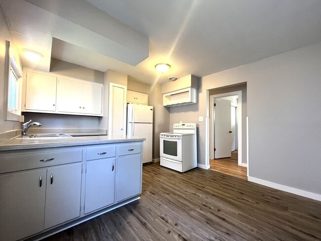 8919 W Hampton Ave in Milwaukee, WI - Building Photo - Building Photo