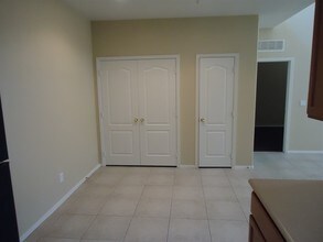 8940 W Olive Ave in Peoria, AZ - Building Photo - Building Photo