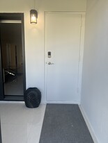 303 Racquet Club Rd, Unit Racquetclub Road in Weston, FL - Building Photo