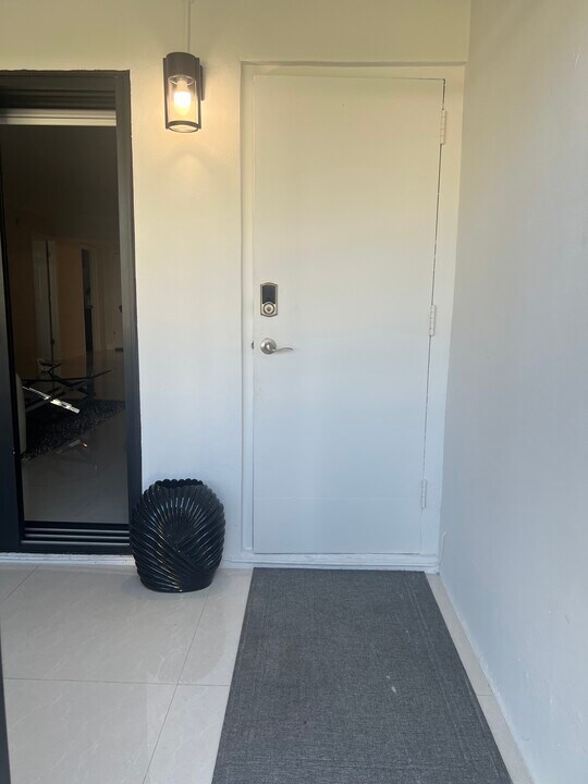 303 Racquet Club Rd, Unit Racquetclub Road in Weston, FL - Foto de edificio