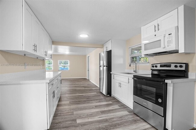 property at 212 SW 11th St