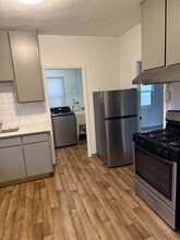 677 Almond St in Yuba City, CA - Foto de edificio - Building Photo