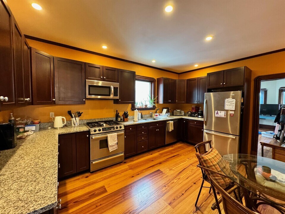 29 Fairmont Ave, Unit 2 in Cambridge, MA - Foto de edificio