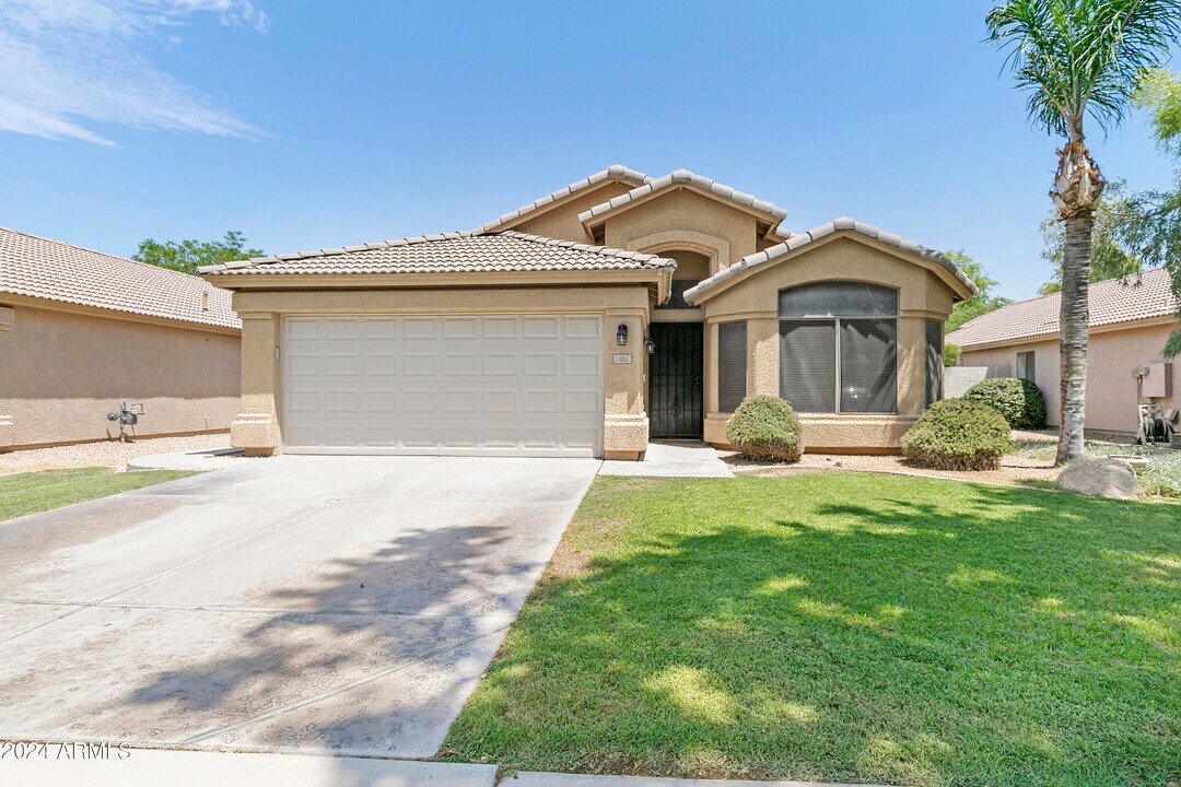 1462 W Blue Ridge Way in Chandler, AZ - Building Photo