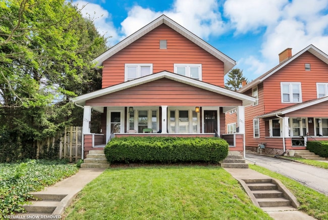 221-223-223 S State St