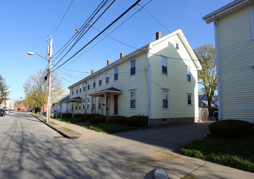 42 Alder St in Waltham, MA - Foto de edificio