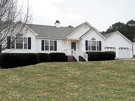 6800 Oviedo Dr in Raleigh, NC - Building Photo