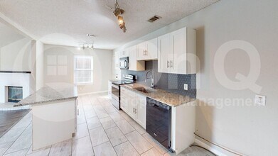 6113 Justin Ct in Watauga, TX - Building Photo - Building Photo