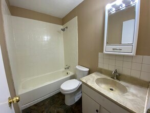 714 9th St, Unit 714 in Colona, IL - Foto de edificio - Building Photo