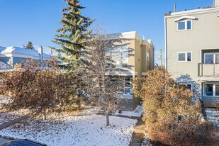 1913 28th St SW in Calgary, AB - Building Photo