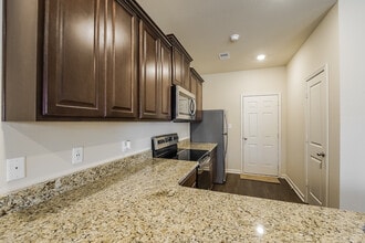 504 Clover Cir in Springville, AL - Foto de edificio - Building Photo