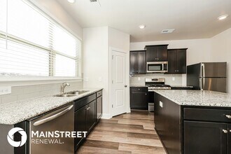 1010 Keeneland Dr in Spring Hill, TN - Foto de edificio - Building Photo