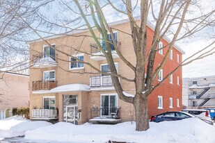 574 Lartigue Rue in Laval, QC - Building Photo