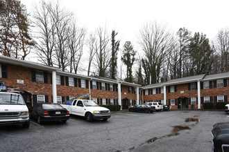 Beverly Hills Apartments in Chamblee, GA - Building Photo - Building Photo