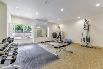 8889 Caminito Plaza Centro, Unit 7332 in San Diego, CA - Building Photo - Building Photo