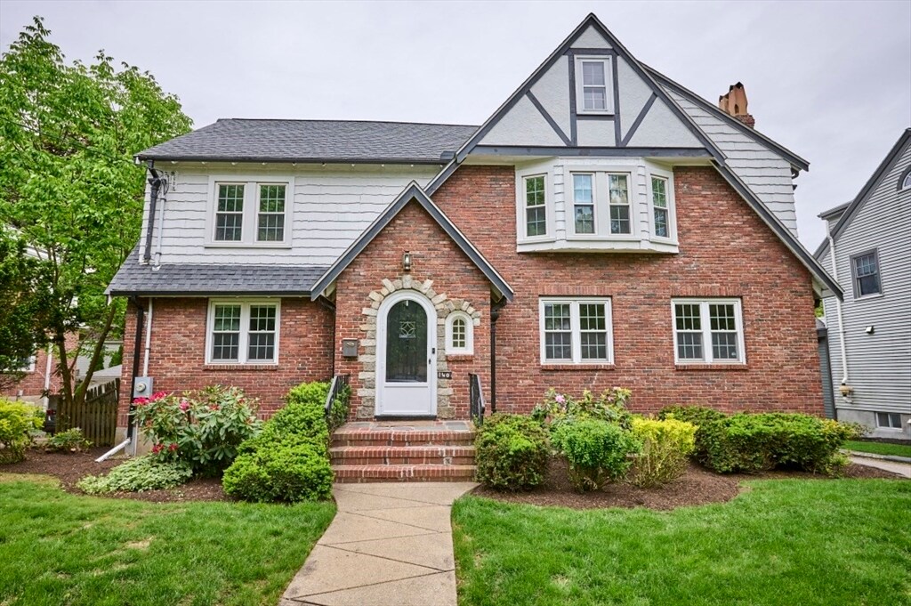 140 Watson Rd in Belmont, MA - Building Photo