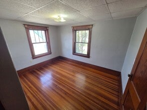 220 S Ontario St in Pomeroy, IA - Building Photo - Building Photo