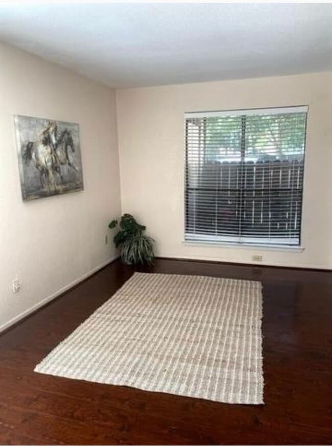 9000 Bissonnet St, Unit 307 in Houston, TX - Building Photo - Building Photo