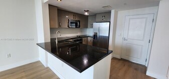 1250 S Miami Ave, Unit 1911 in Miami, FL - Building Photo