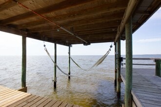 6662 E Bay Blvd in Gulf Breeze, FL - Building Photo - Building Photo