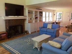 3995 Lake Forest Path in Stevensville, MI - Building Photo - Building Photo