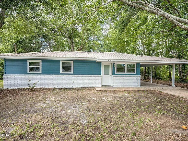 206 Beverly Dr in Ocean Springs, MS - Foto de edificio