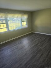 17 Old Farms Ln in New Milford, CT - Building Photo - Building Photo