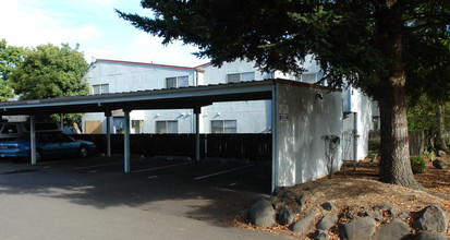 Kalani Gardens in Salem, OR - Foto de edificio - Building Photo