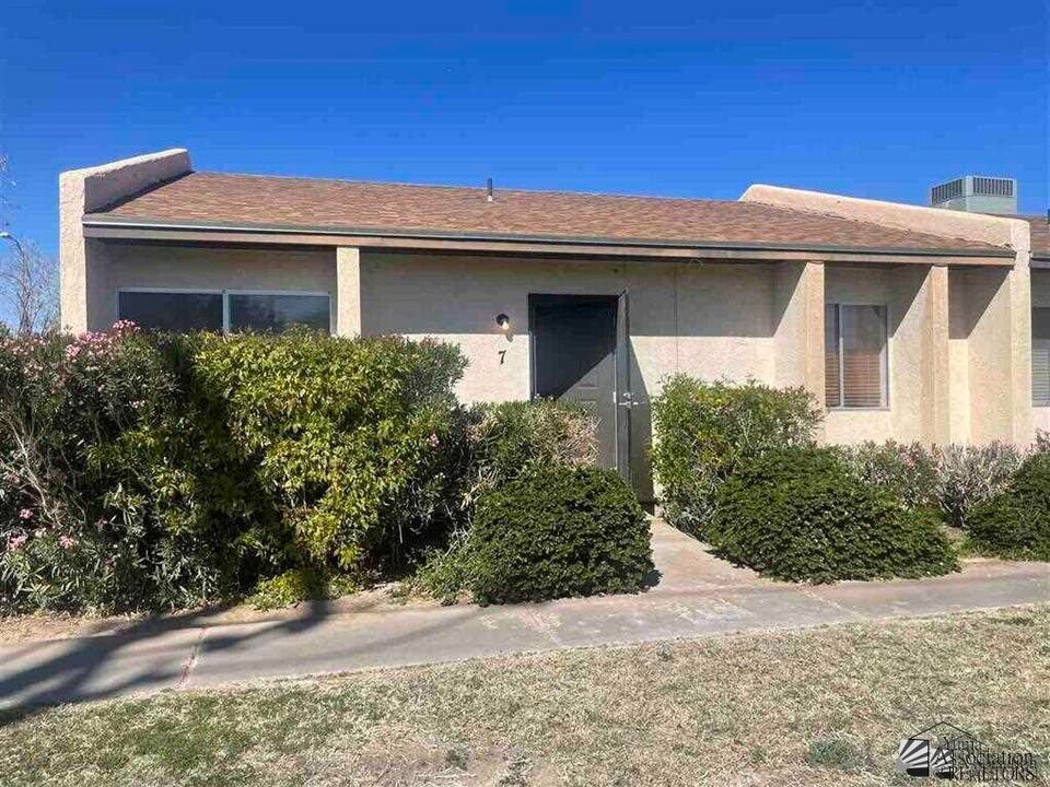 2776 S Ave 2 1/2 E in Yuma, AZ - Building Photo