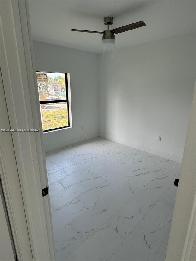 325 NW 11th St in Pompano Beach, FL - Building Photo - Building Photo