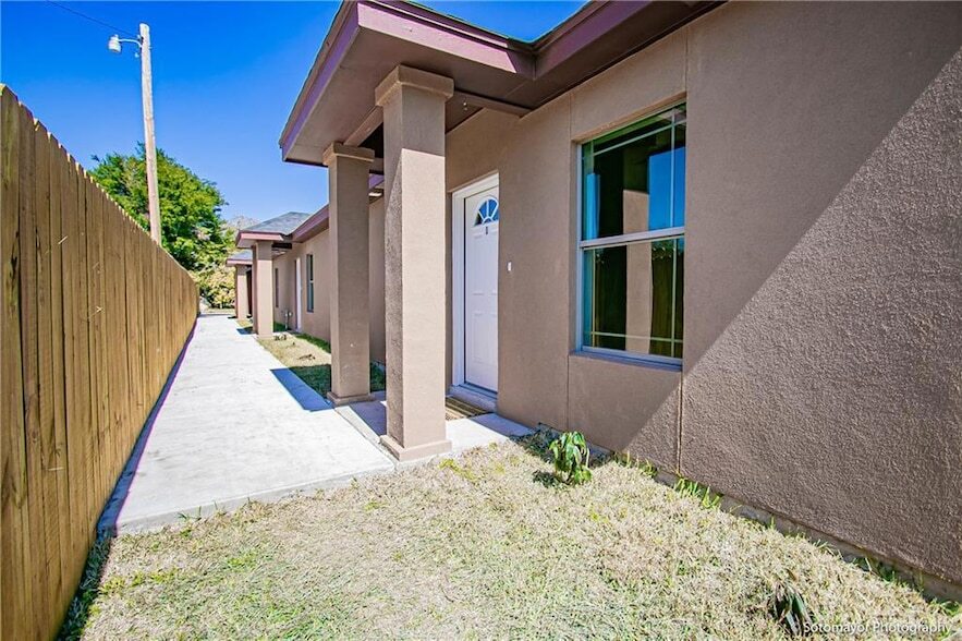 2204 Dallas Ave, Unit 3 in McAllen, TX - Building Photo