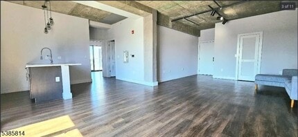 60 Elm St, Unit 3 in Newark, NJ - Building Photo - Building Photo