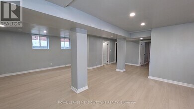 104 Lynedock Crescent in Toronto, ON - Building Photo - Building Photo