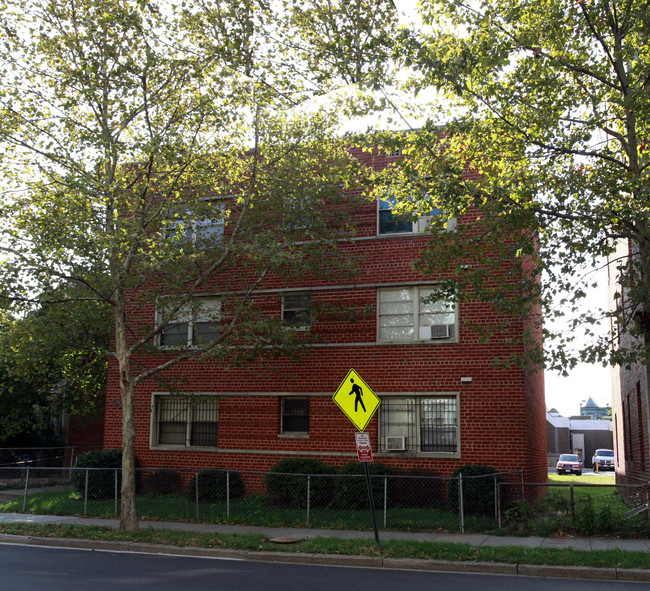 1008 Monroe St NW in Washington, DC - Building Photo - Building Photo