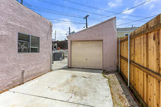 2581 Commercial St in San Diego, CA - Building Photo - Building Photo