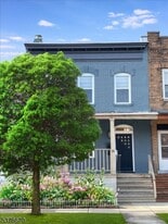 38 Willowdale Ave in Montclair, NJ - Building Photo