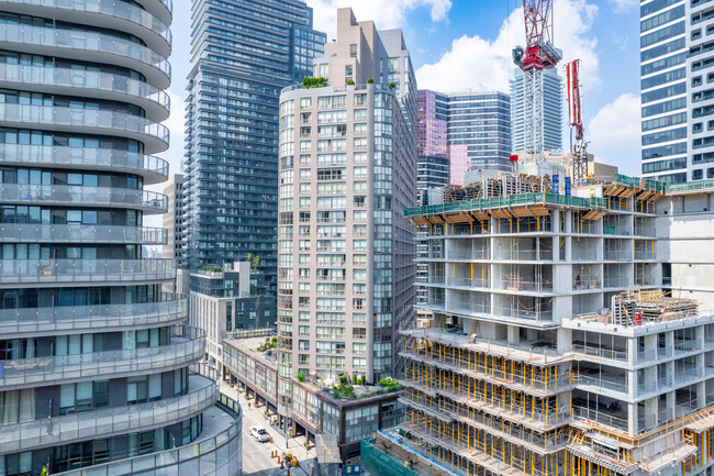 Century Plaza in Toronto, ON - Building Photo - Building Photo